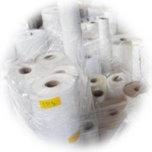 Films PEBD transparents (bobines) (Bobines) — Bobines de film PEBD transparent, matière propre à forte valeur. Proviennent de fins de séries, anciens modèles et non-conformités. Recyclées en granules pour des applications à haute valeur ajoutée.