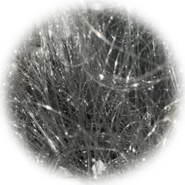 Purges PET (Vrac) — Purges et rebuts d'extrusion en PET. Résidus de production à forte densité. Recyclés en filière PET dédiée pour de nouvelles applications techniques.
